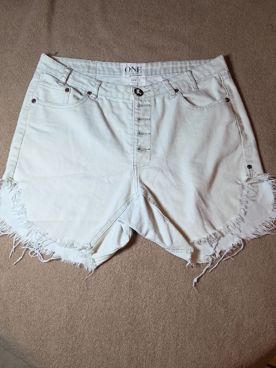 One Teaspoon Pants - One by Teaspoon White High-Rise Frayed Hem Denim Shorts,sz 29.